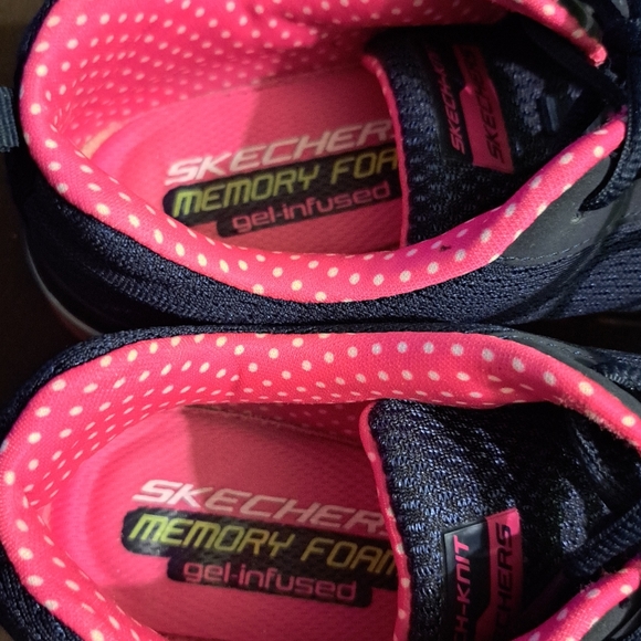 Skechers Running Shoes - Picture 7 of 9
